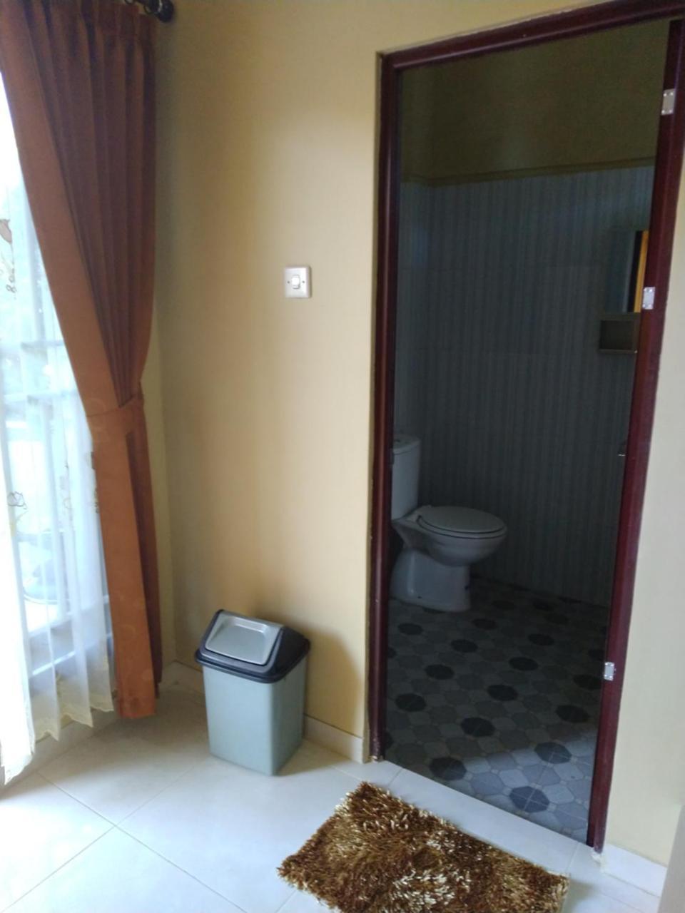 R3 Brawijaya Homestay Banyuwangi  Exterior photo