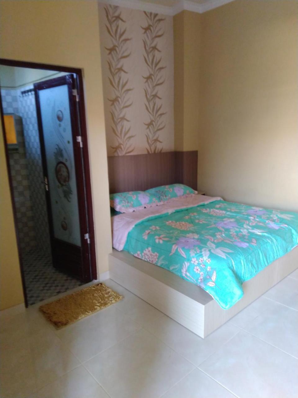 R3 Brawijaya Homestay Banyuwangi  Exterior photo