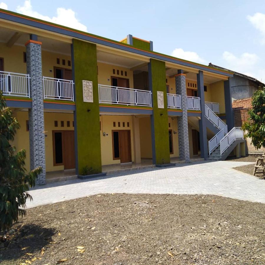 R3 Brawijaya Homestay Banyuwangi  Exterior photo